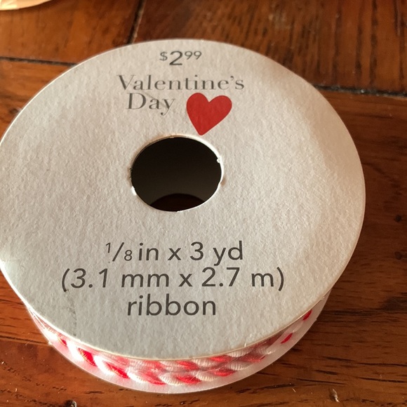 Assorted Holiday Raphia and Ribbon - Picture 2 of 10